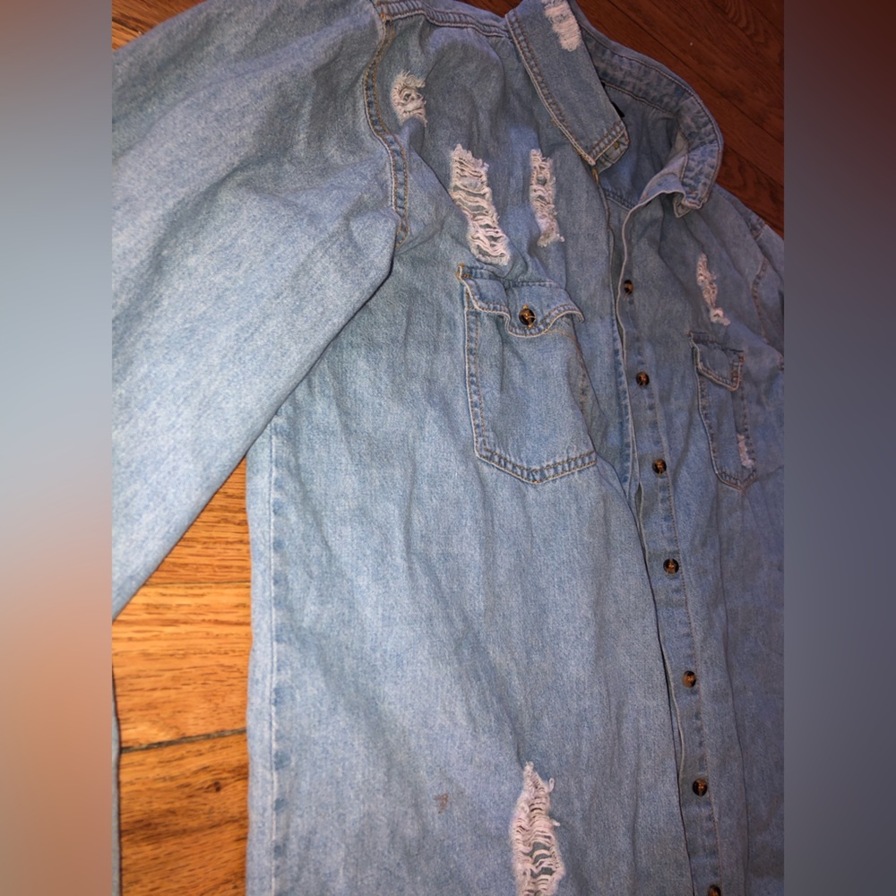 Women’s Jean denim shirt jacket distressed button up - Picture 10 of 11